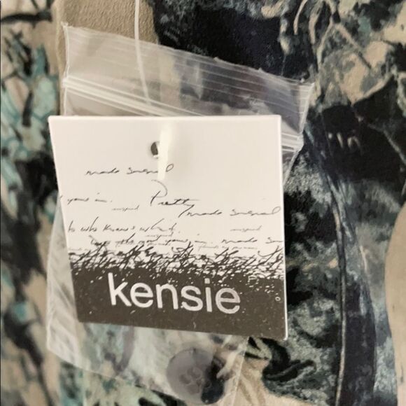 New Kensie Boho Floral Blouse - Picture 6 of 6